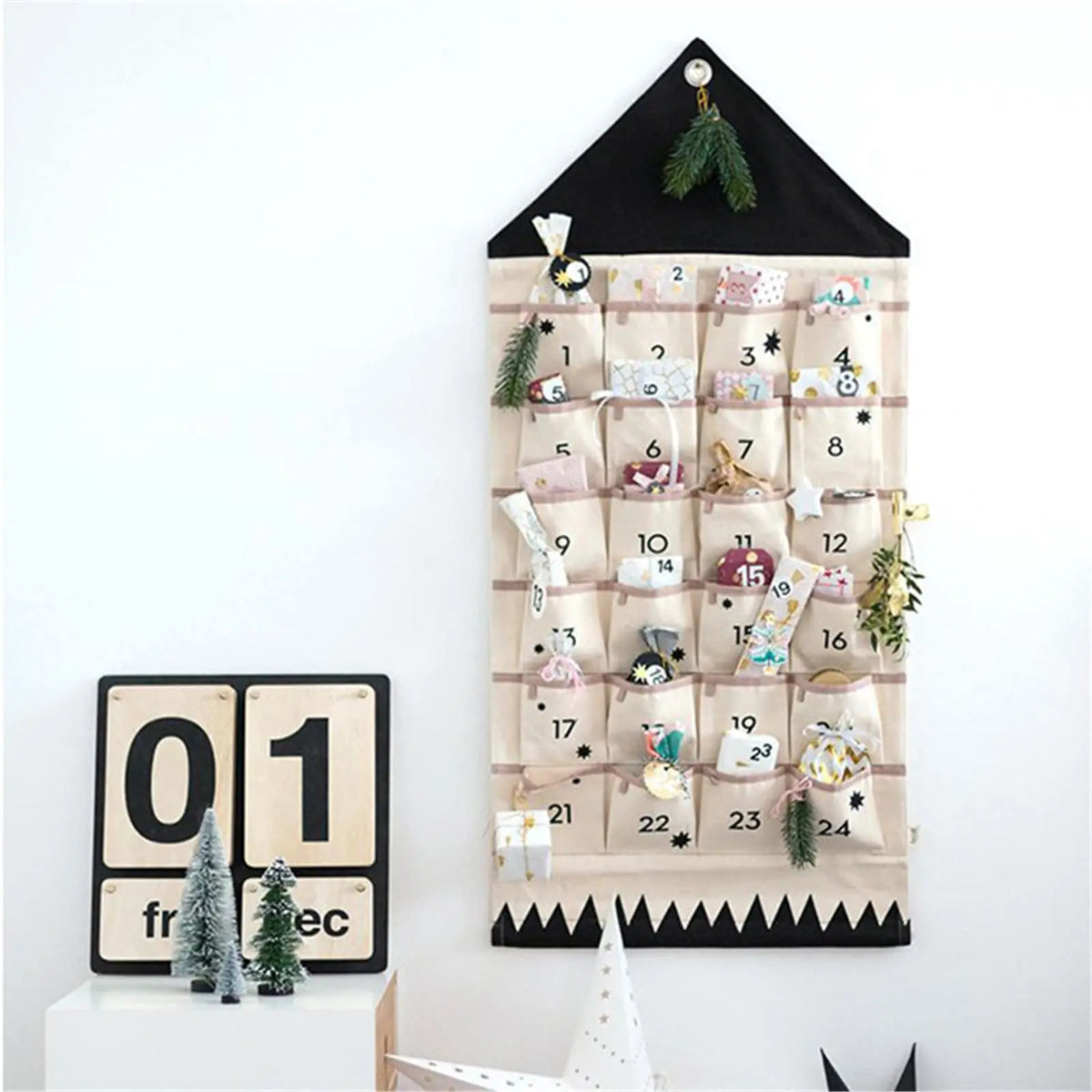 Reusable Christmas Advent Calendar with 24 Pockets – Wall Hanging Countdown Decor